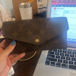 LV WALLET