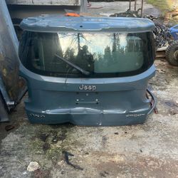 Rear trunk Jeep 50 bucks damaged