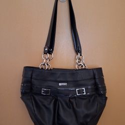 Miche Double Buckle Black Leather Shoulder Bag. 2 Interior Compartments. In Excellent Condition 