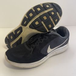 NIKE REVOLUTION 3 Size 9.5 Black Grey Mesh RUNNING Gym SHOES 819302-001