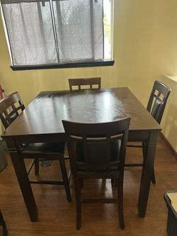 Four chair dining room set