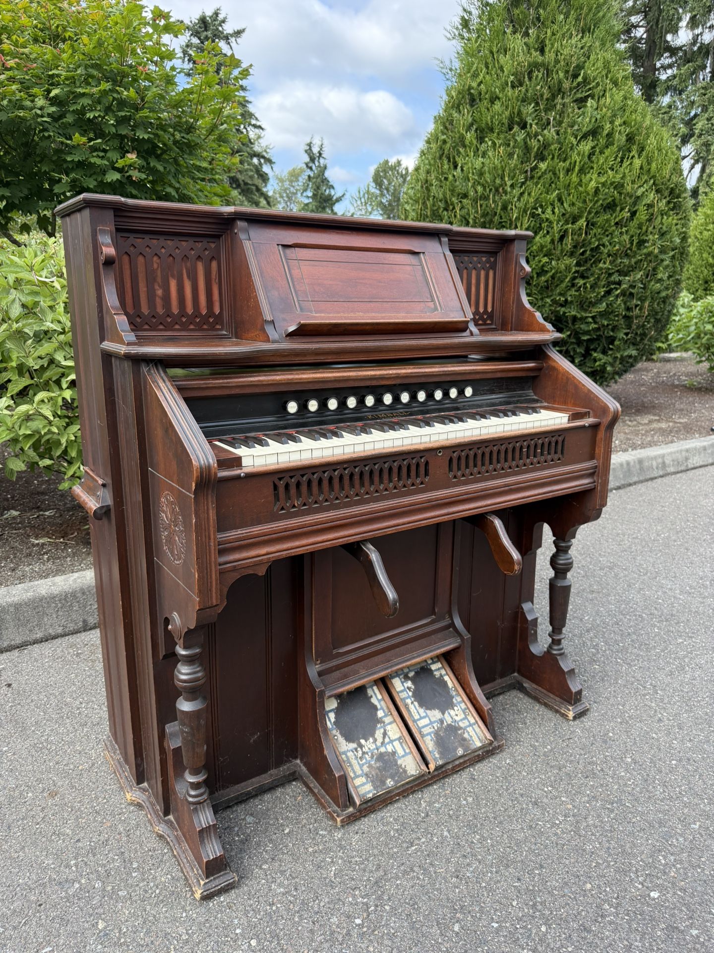 Antique piano. Kimball Chicago. Piano