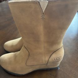 UGG  Boots 