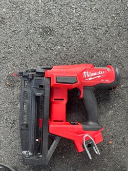 Milwaukee FUEL 16GA Finish Nailer