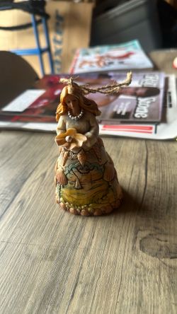 Jim Shore Heartwood Creek Christmas Bell Figurine Resin Beige/Brown/Green 2009