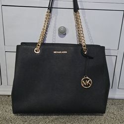 Michael Kors Teagan Shoulder Bag 