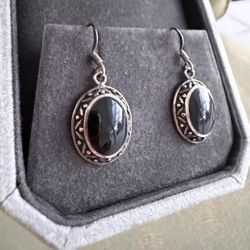 Vintage 925 sterling drop earrings silver w black onyx stone earrings 1.5” jewelry  In good condition  Marked 925