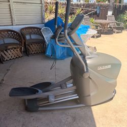 Elliptical Machine - Octane Fitness