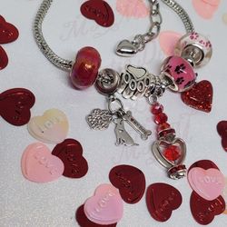 Beautiful Hand Designed Valentine's Day Paw Prints Charm Bracelet 