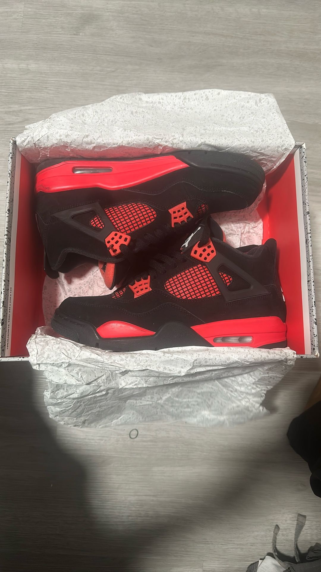 Jordan 4 Thunder