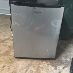 Mini Fridge 