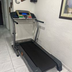 NordicTrack C2300 Walking Machine