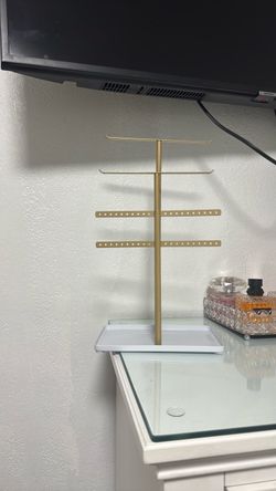 Gold and white jewelry holder