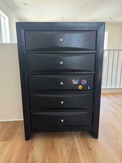 BLACK 5 DRAWER DRESSER W/ MIRROR