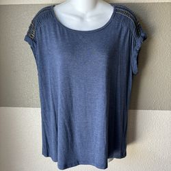 Rose + Olive Women’s Medium Blue Tee T Shirt Decorated Beaded Shoulder Detail Super Soft