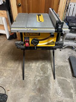 DeWalt 10 inch tablesaw with stand great condition