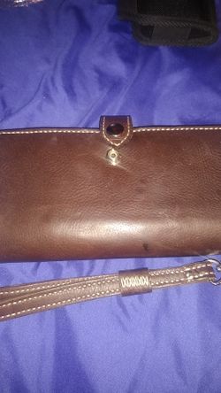 Wristlet leather wallet