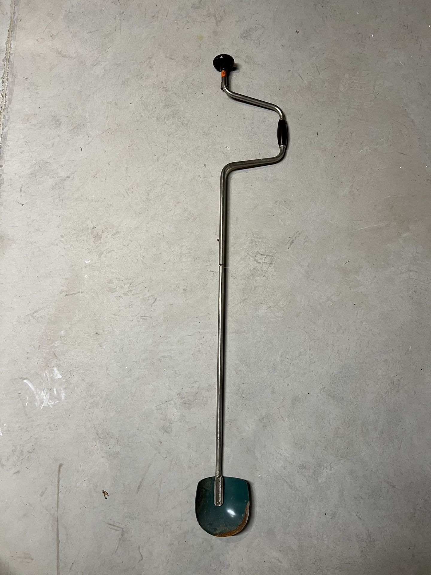 Ice Fishing Manual Hand Turn Spoon Style Auger