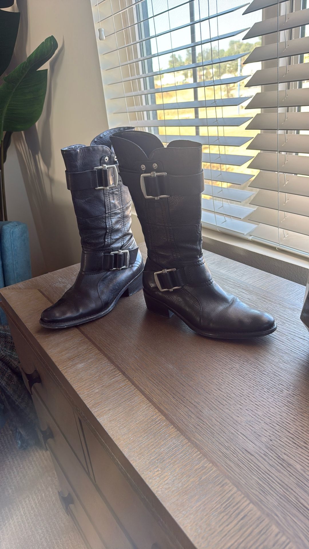 Black Leather Vera Wang Boots 7 1/2