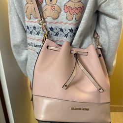 Like New Michael Kors Pink Bucket Bag Crossbody Leather Purse MK