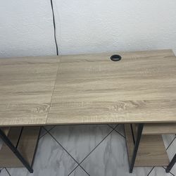 Computer desk light wood style