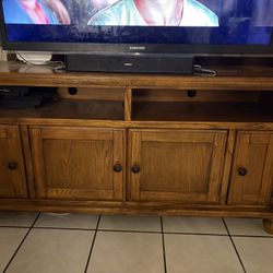 Heavy Wood Tv Stand 