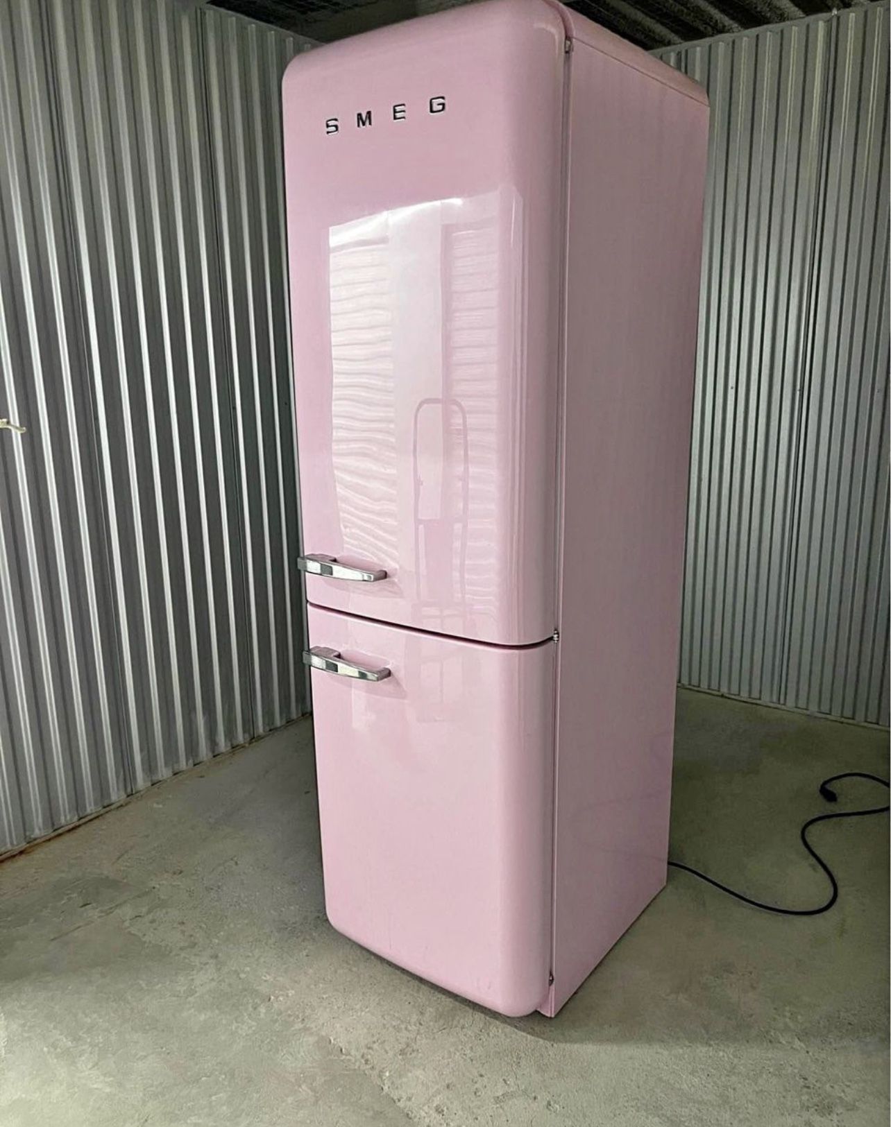 SMEG Double Door Fridge/Freezer in Pink