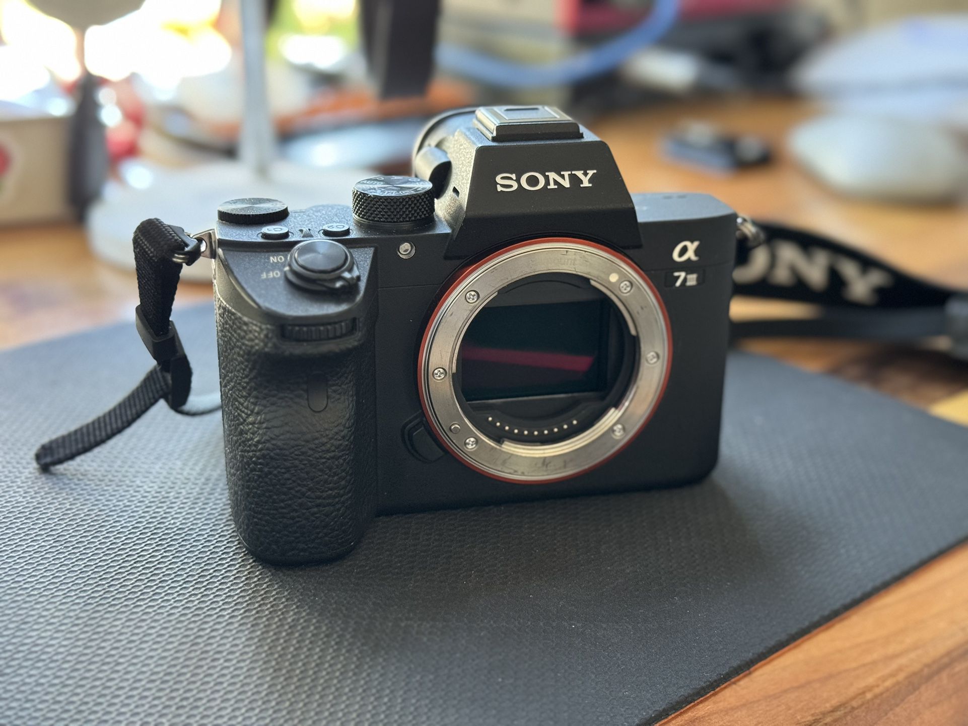 Sony A7 iii A7M3 A73 Mirrorless Camera (Body only)