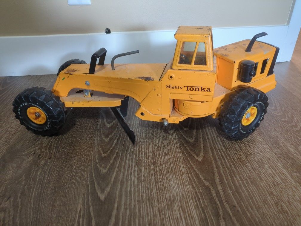 Vintage Mighty Tonka Toy Tractor
