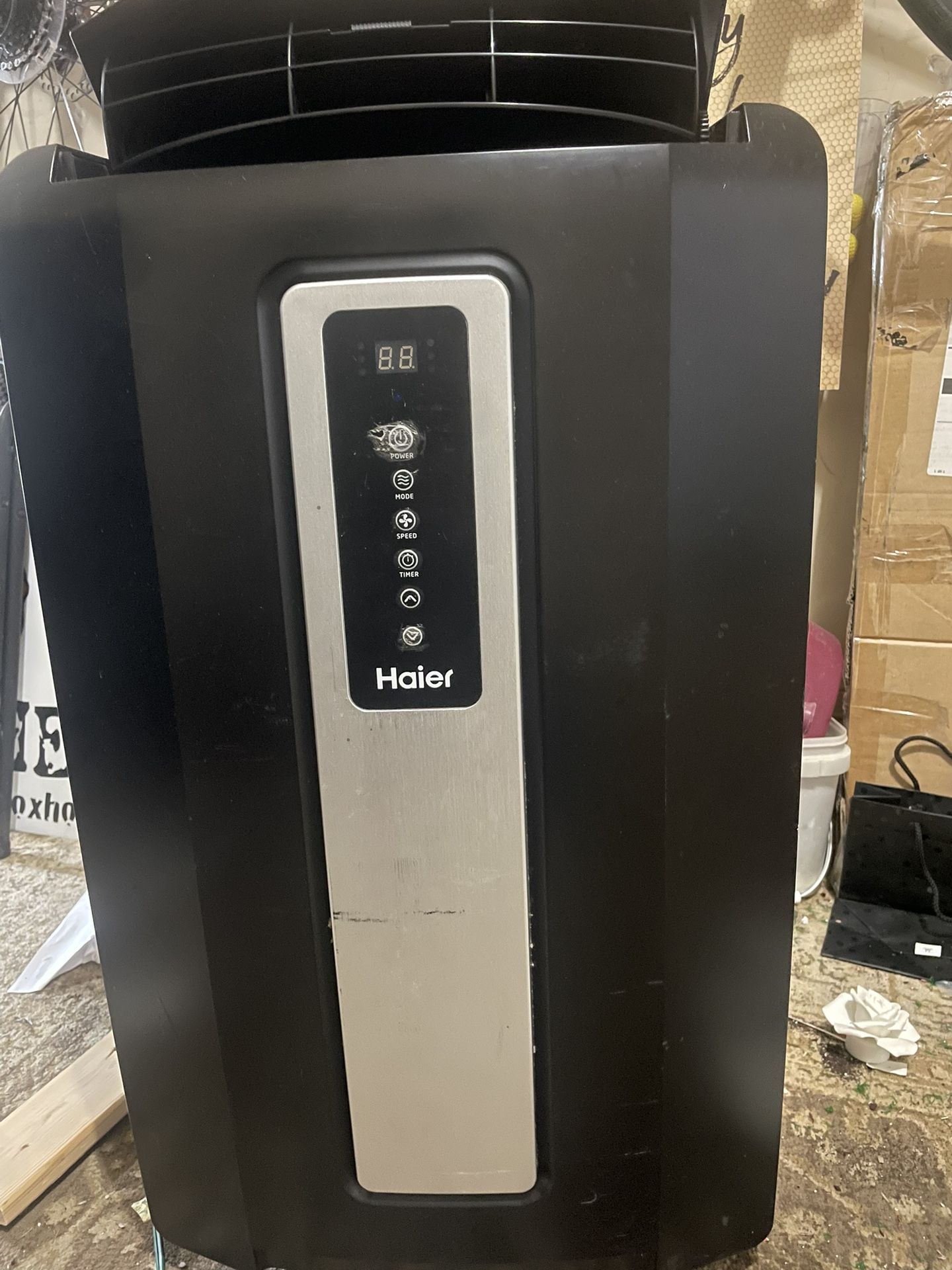 Haier 12000 btu Portable Air Conditioner