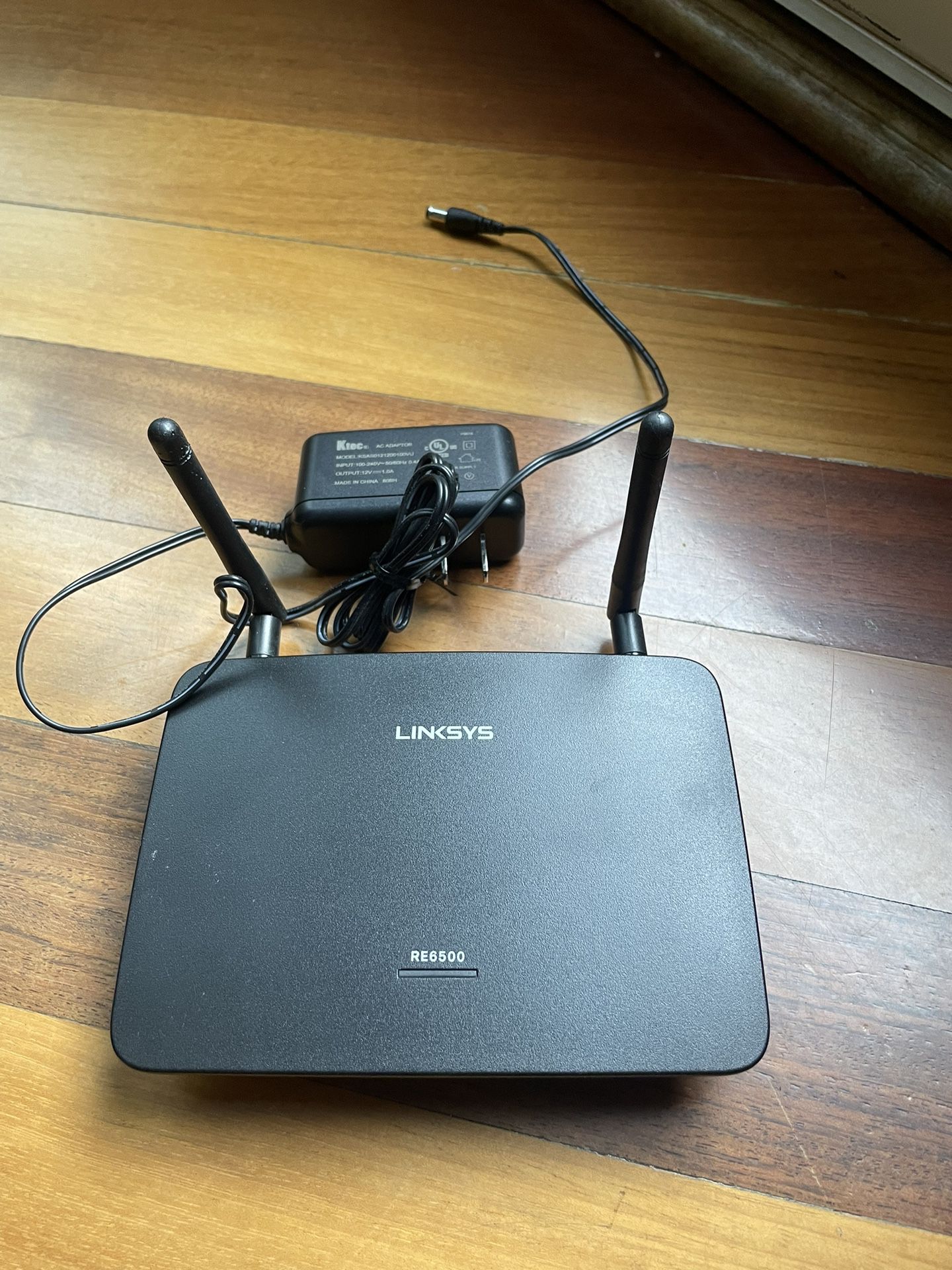 Linksys Wifi Range Extended RE6500 AC1200