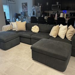Sectionals And 2 Ottoman 