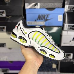 Size 8.5M - Nike Air Max “White Volt Black”