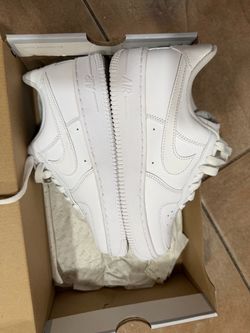 White Nike Air Force 1