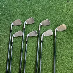 Ping G425 Irons 5-UW Right Hand (7 Club Set)