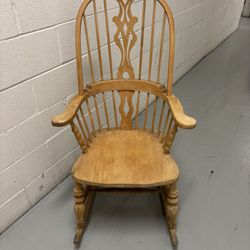 Vintage Windsor fiddle-back rocking chair