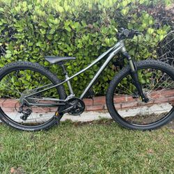 Specialized Pitch 27.5” Mountain Bike
