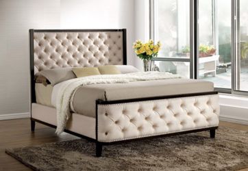 👑Queen Tufted Bed Frame 👑 (mattress sold separately)