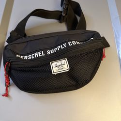 Herschel supply company body bag