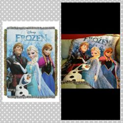Beautiful Disney Frozen throw!