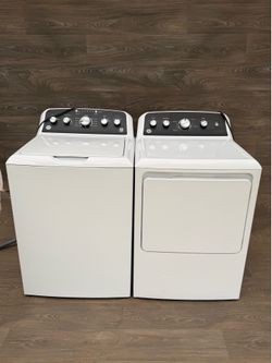 GE washer and gas dryer laundry set