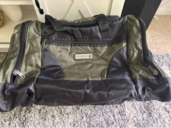 SwissTech Urban Trek 28" Travel Green Duffel