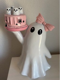 Ghost with cake