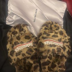 Belenciaga slides 