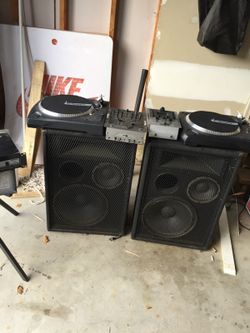 NUMARK DJ equipment PA system turntables