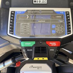 Treadmill Nautilus