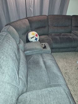 Recline sectional with usb charger