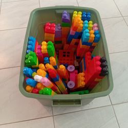 OVER 450 LARGE LEGO FOR KIDS Lot, Cheap, Negotiable, Large Amount, Primo/Quatro Size, Compatible