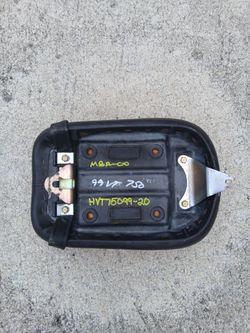 99 Honda Shadow VT 750 OEM Rear Passenger Seat MBA-00