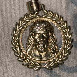 10k hollow jesus pendant gold